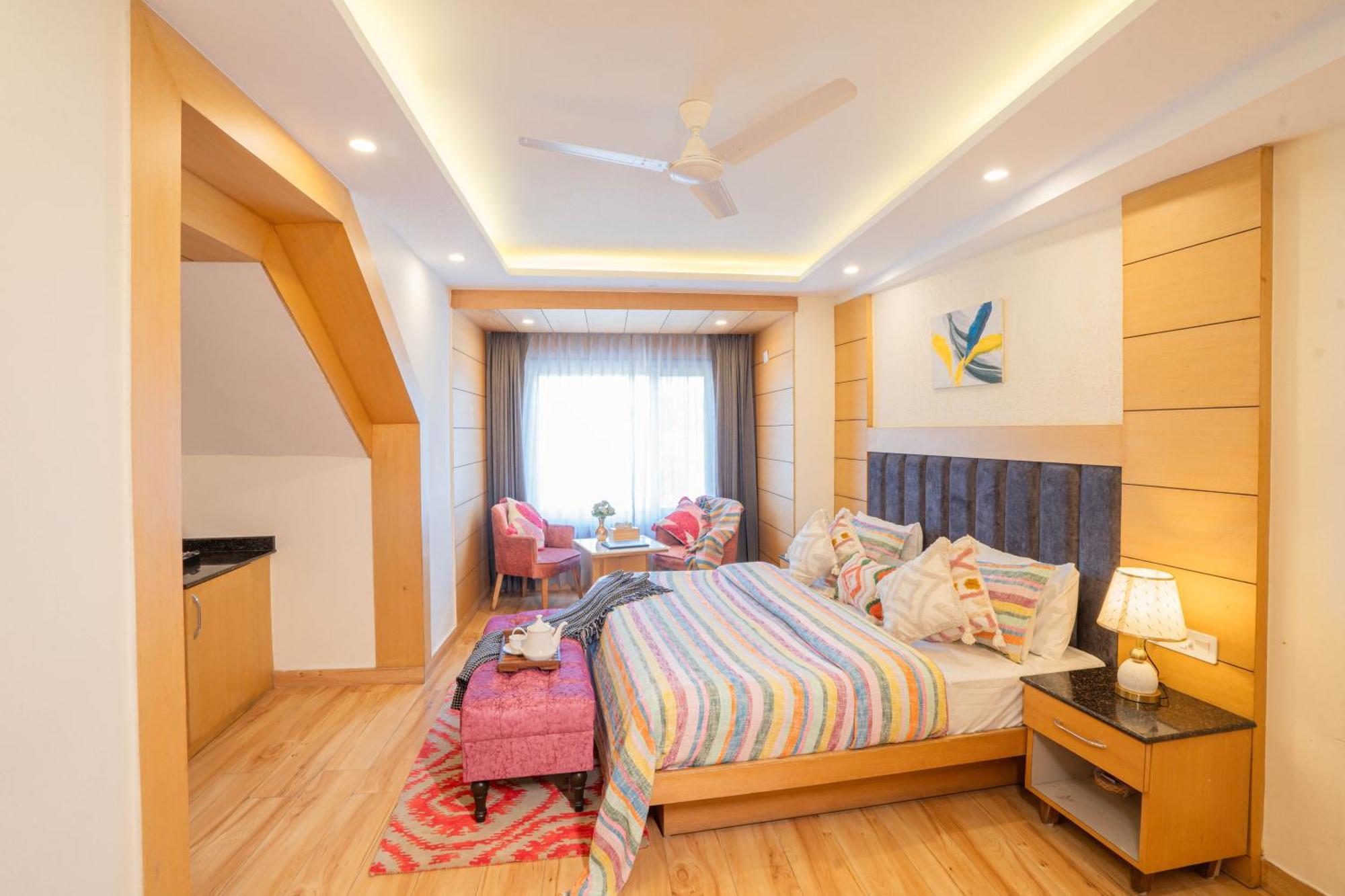 Super Hotel By Perfectstayz Mall Road Mussoorie Εξωτερικό φωτογραφία