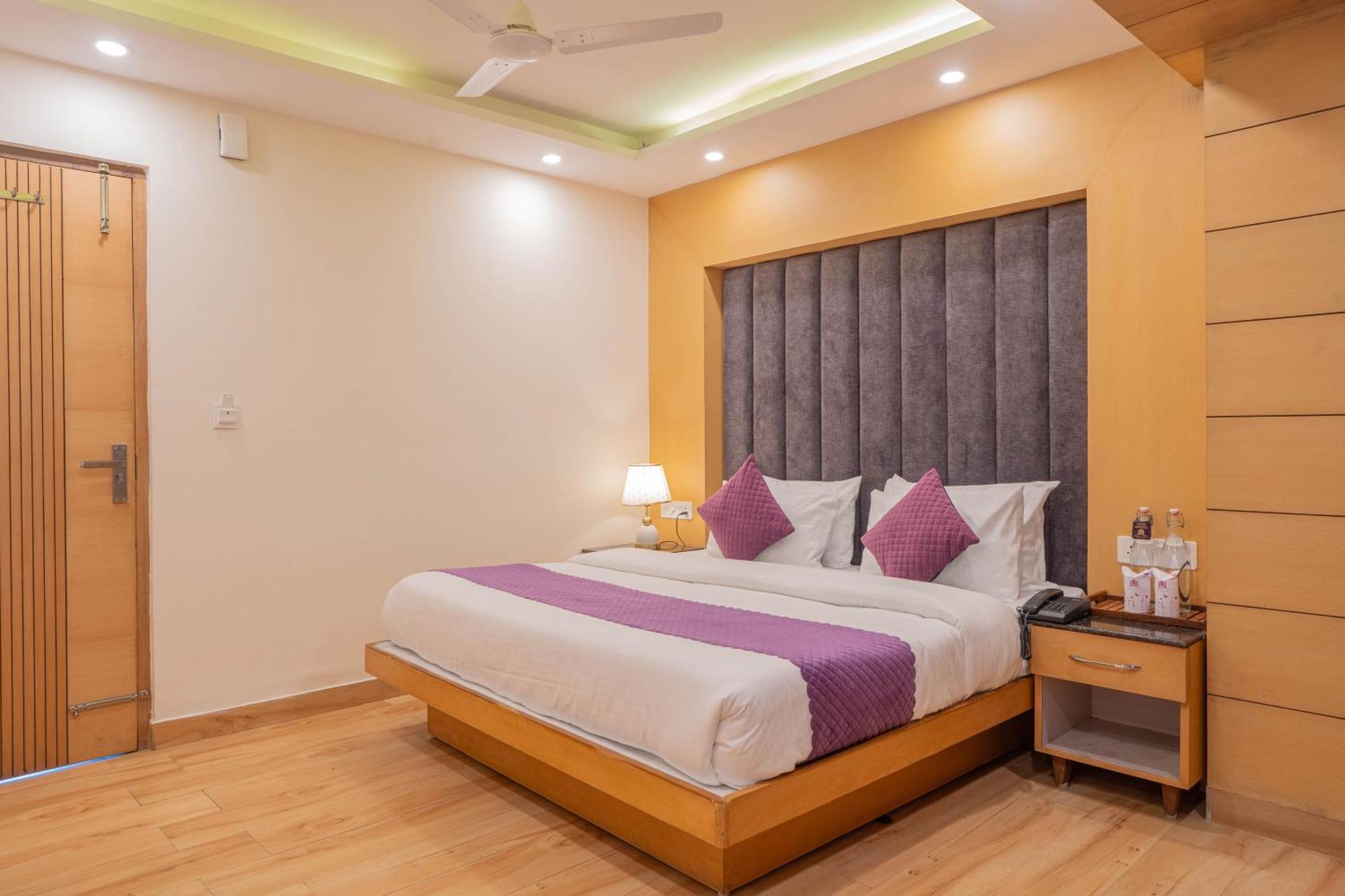 Super Hotel By Perfectstayz Mall Road Mussoorie Δωμάτιο φωτογραφία