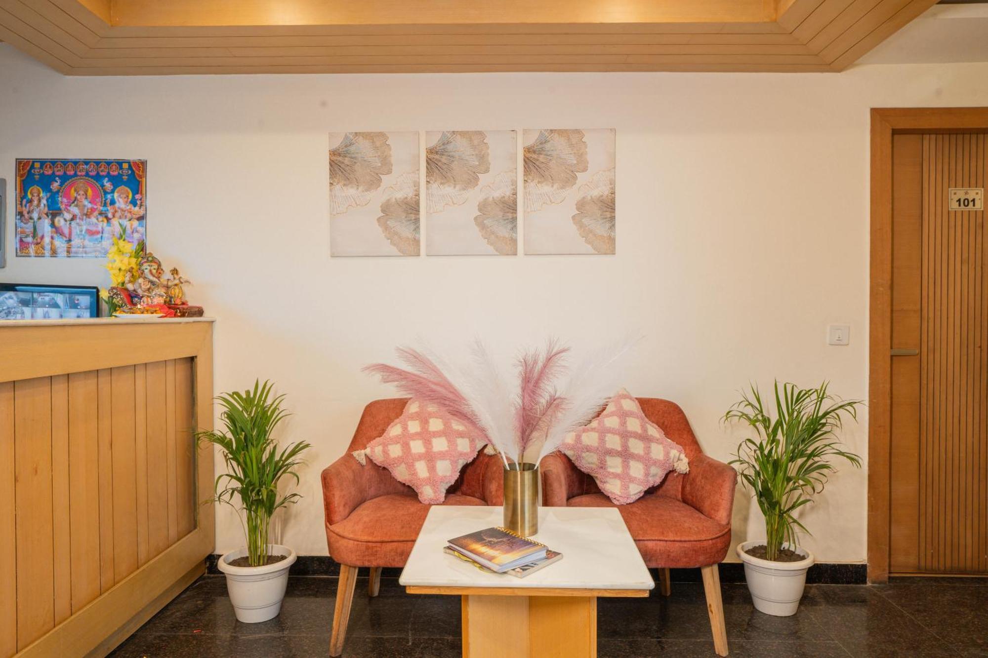 Super Hotel By Perfectstayz Mall Road Mussoorie Εξωτερικό φωτογραφία