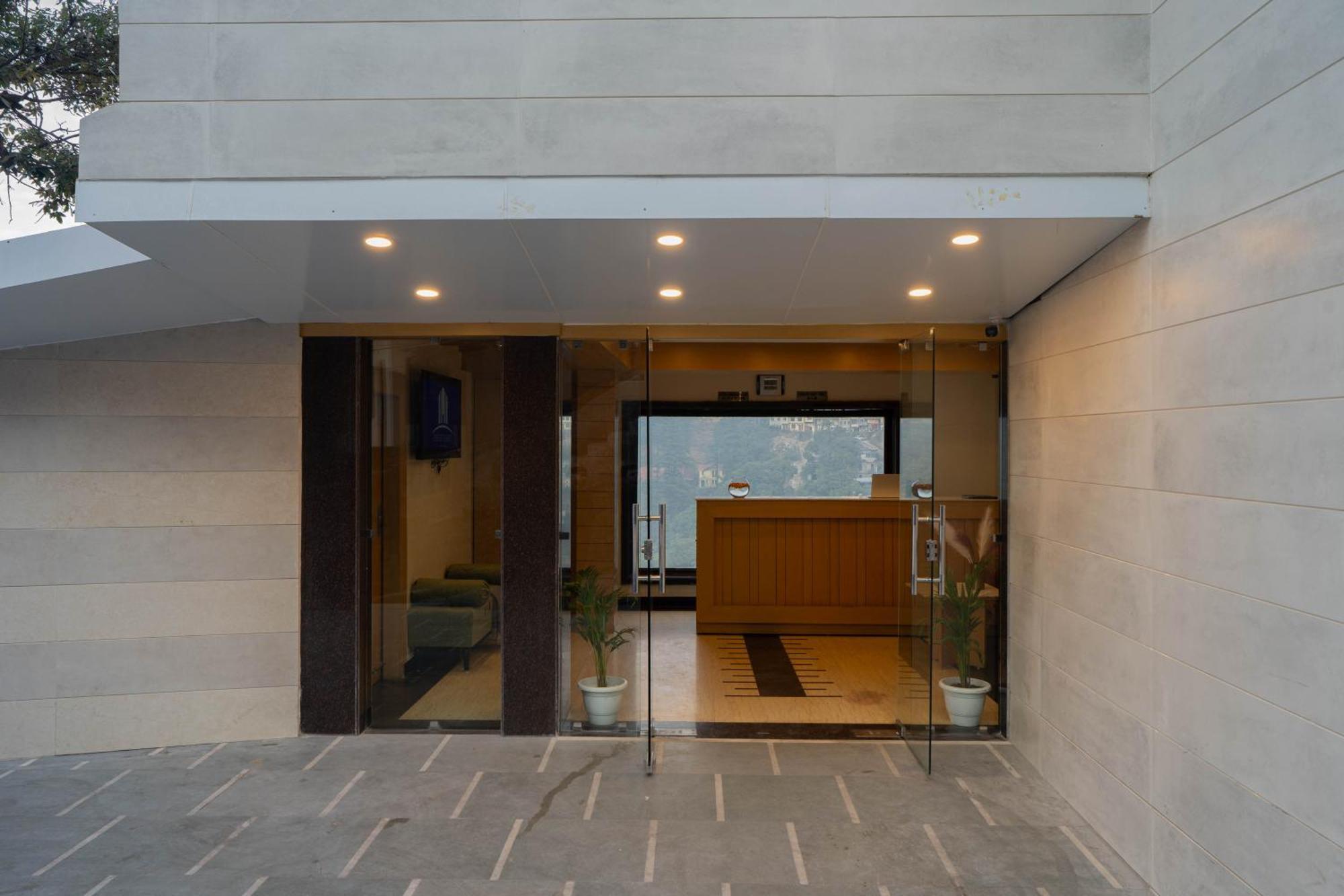 Super Hotel By Perfectstayz Mall Road Mussoorie Εξωτερικό φωτογραφία